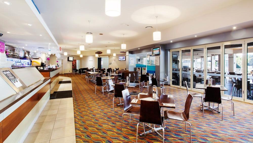 Nightcap At Waterfront Hotel Maroochydore Bagian luar foto