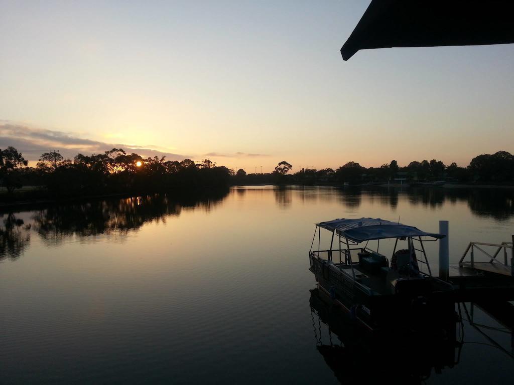 Nightcap At Waterfront Hotel Maroochydore Bagian luar foto