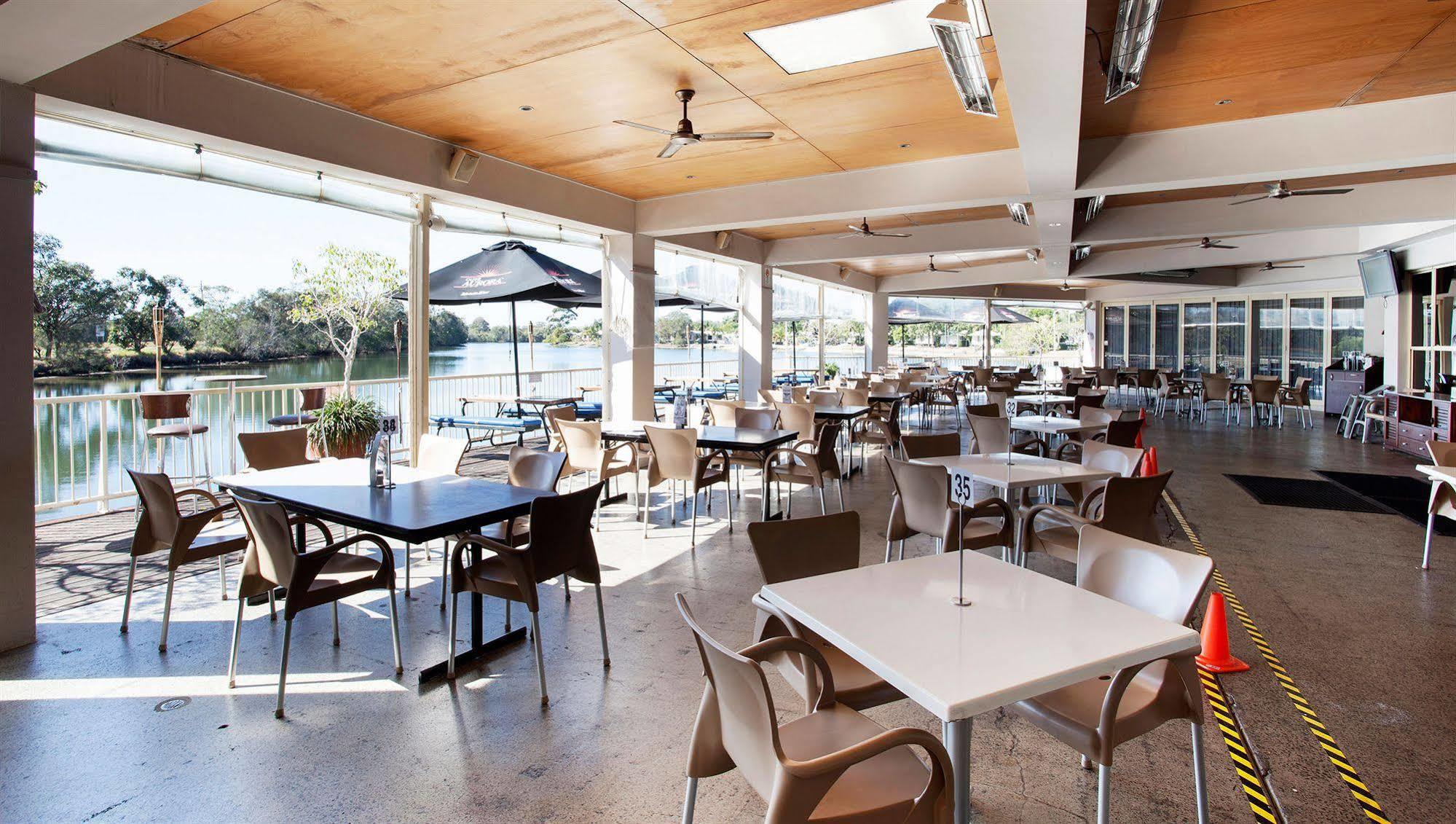 Nightcap At Waterfront Hotel Maroochydore Bagian luar foto