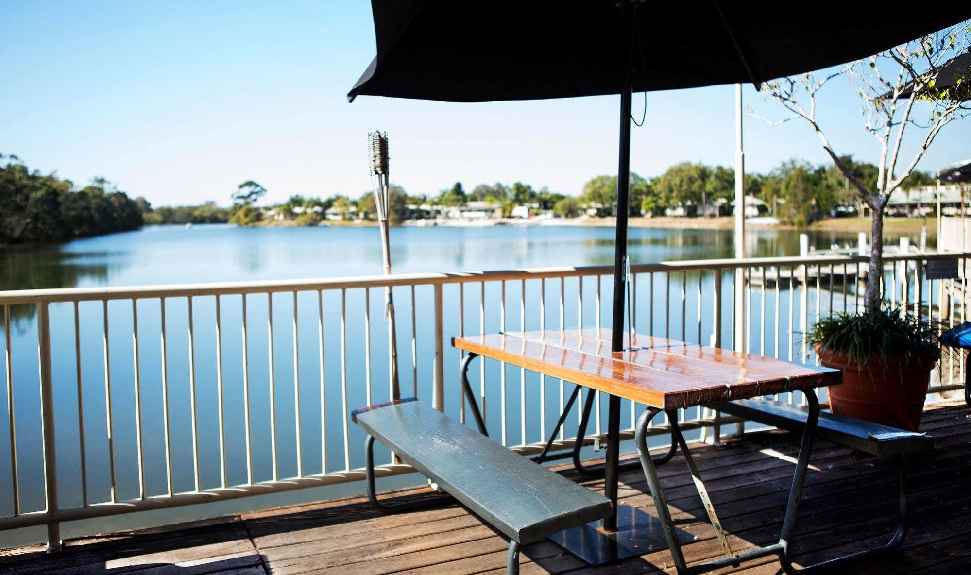 Nightcap At Waterfront Hotel Maroochydore Bagian luar foto